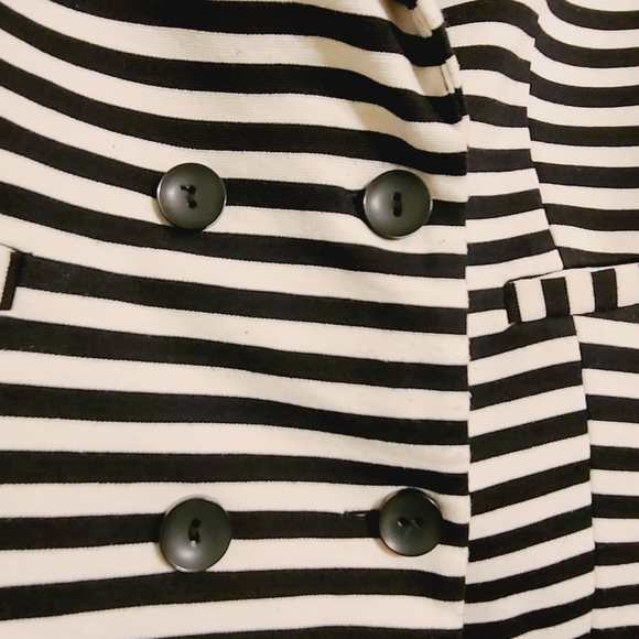 Halogen | Black & White Striped Cropped Blazer Jacket (Size Large) - Picture 9 of 14